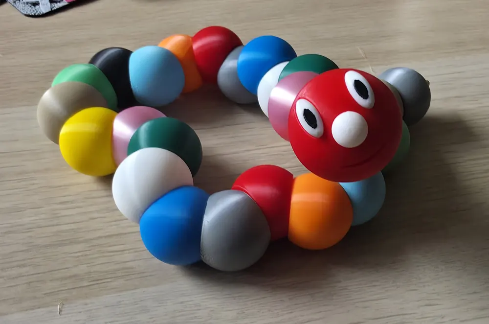 Colourful flexible 3D-printed worm